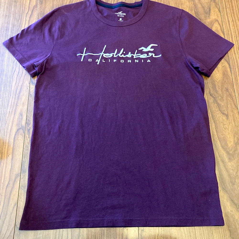 Hollister Size M Burgundy Red Cotton T-Shirt